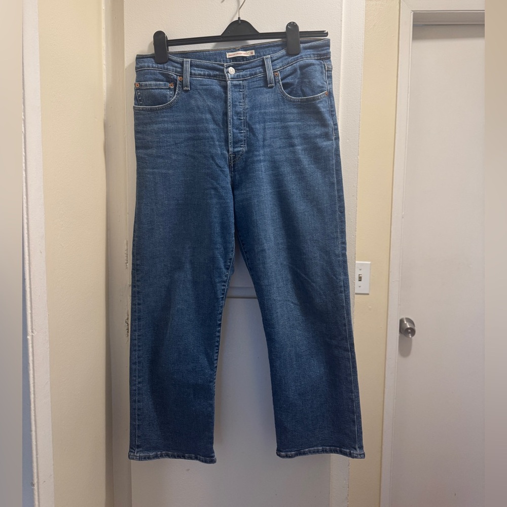 Levi’s Ribcage Ankle Straight Jeans Button Fly High Rise | Size: 32